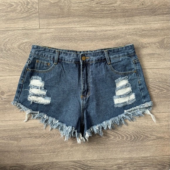 distressed jean shorts⚡️ - Picture 4 of 6
